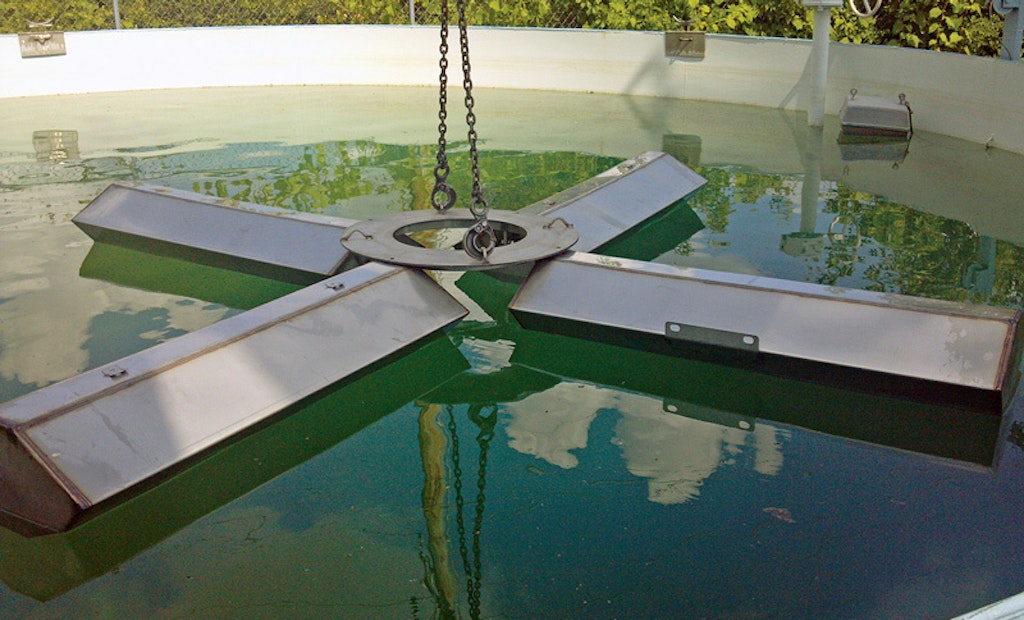 Aeration float folds for deployment through reservoir manway