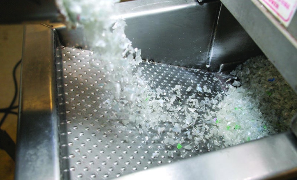 Perforated Inlet Tray Keeps Moist Material From Clogging In Fluid Bed Dryers